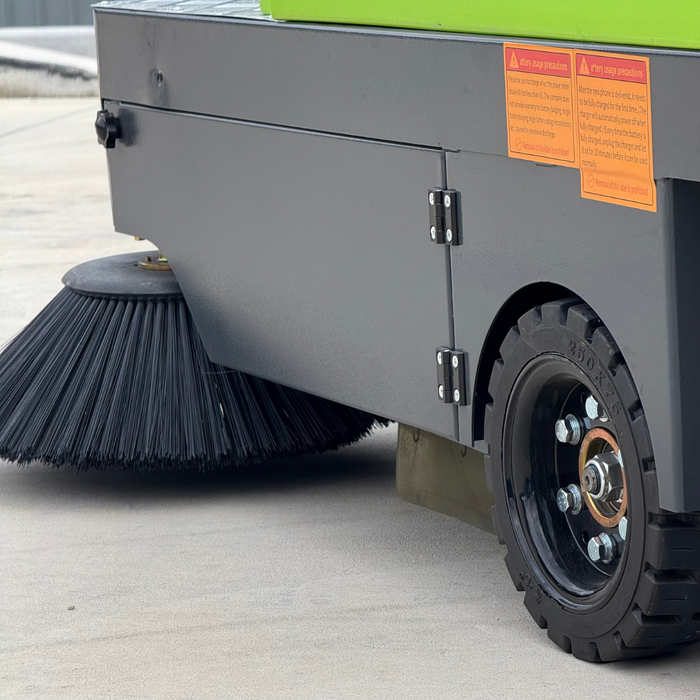 BATTERY POWERED RIDE-ON SWEEPER 1260 48V